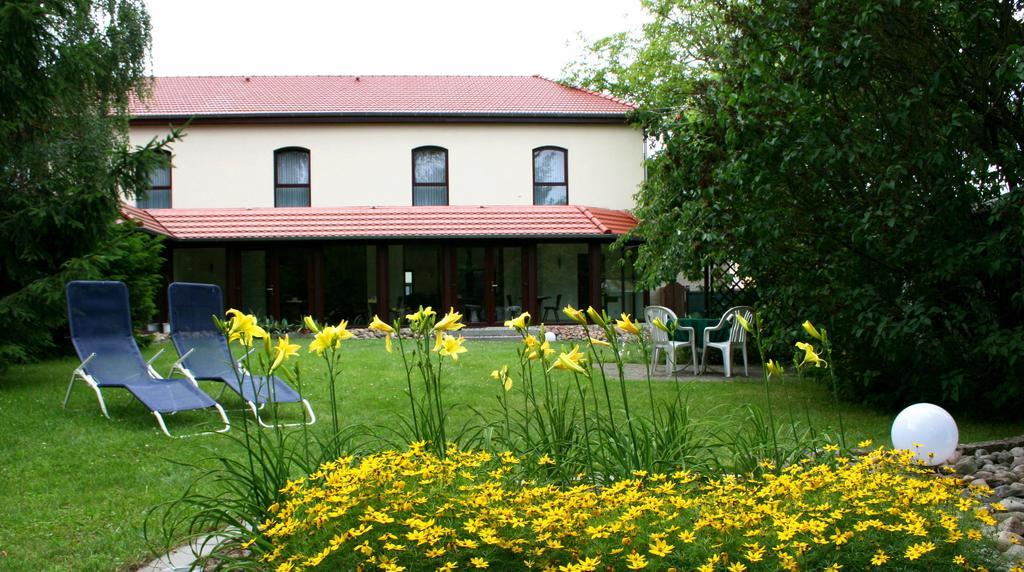 Hotel Landhaus Heinrichshof Jüterbog Zewnętrze zdjęcie